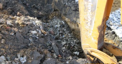 Widok z bliska odpadów w wyrobisku
