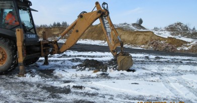 Prace koparki na wyrobisku