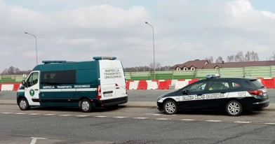 Oznakowane samochody Inspekcji Transportu Drogowego i Służby Celno-Skarbowej